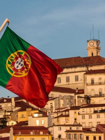 Avoid the Faux Pas: 10 Unspoken Portuguese Customs You Should Know, Dreaming of Living in Portugal: Here's the Update to Portugal Golden Visa 2025, 15 Unspoken Rules of Portuguese Life That Tourists Never Understand