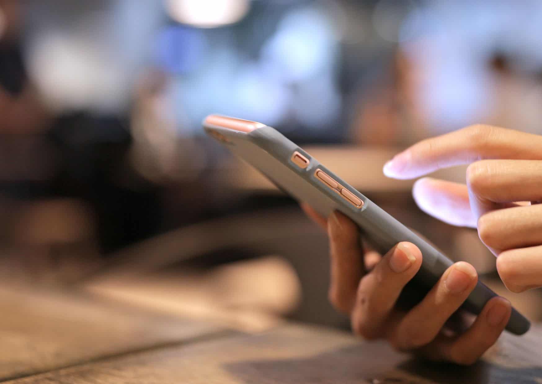 15 ‘Rude’ Restaurant Habits Americans Don’t Realize They’re Doing in Europe (Until It’s Too Late) 9 15 'Rude' Restaurant Habits Americans Can't Stop Doing in Europe