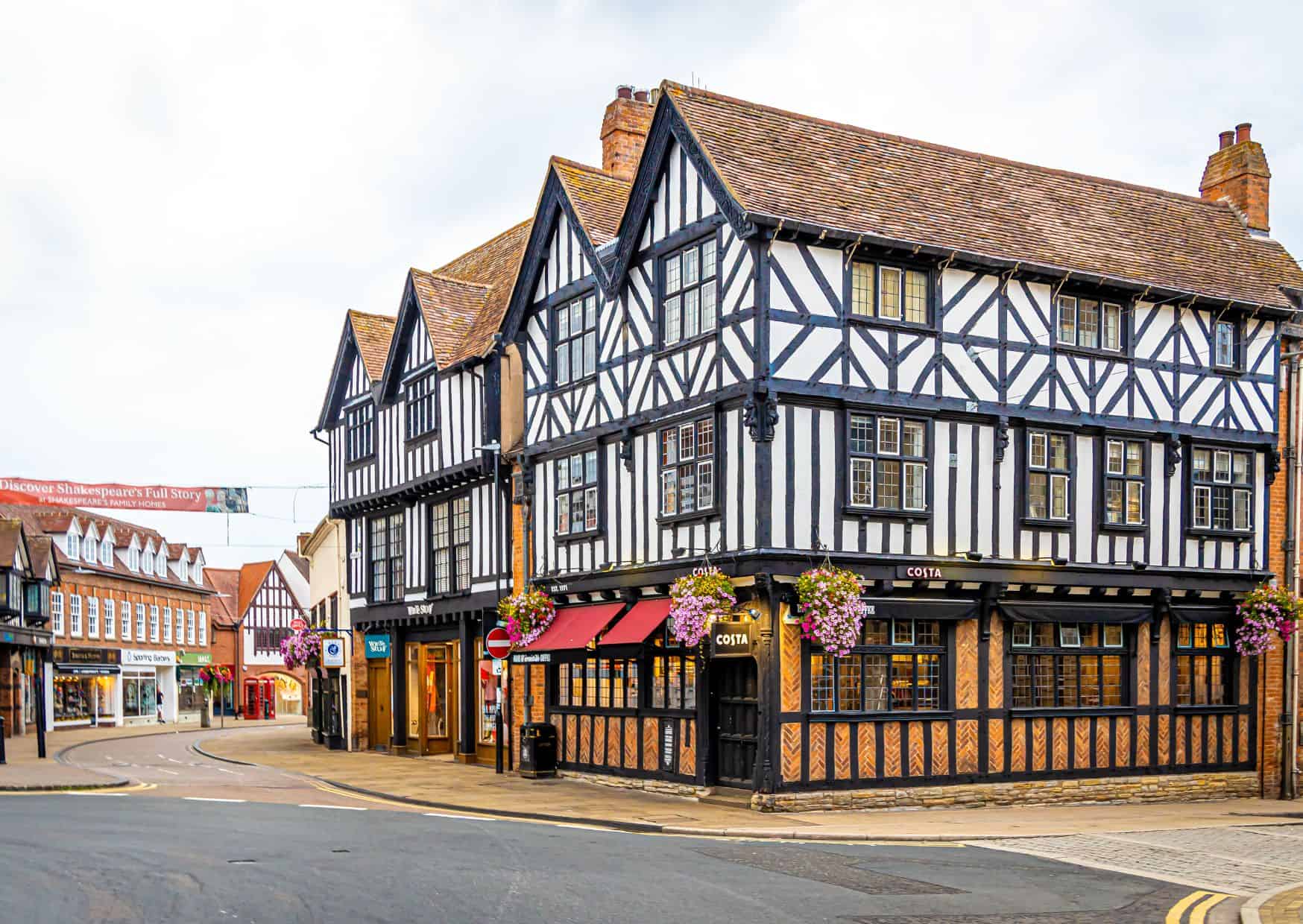 Skip London: 13 UK Cities That Locals Love (But Tourists Completely Miss) 12 Stratford-upon-Avon