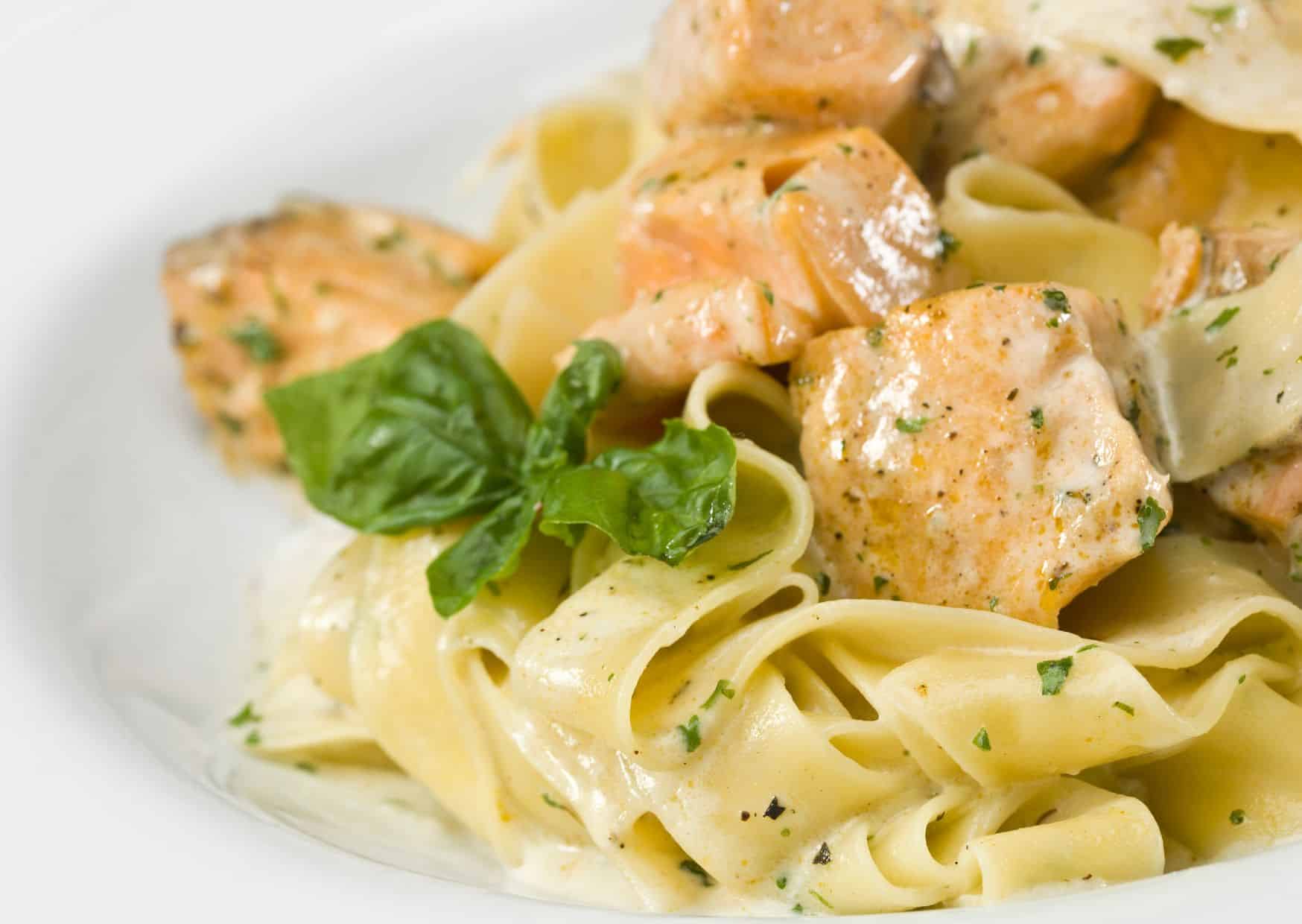 Most Popular Italian Foods: How to Make Tagliatelle al Salmone Salmon Sauce (Recipe Guide)