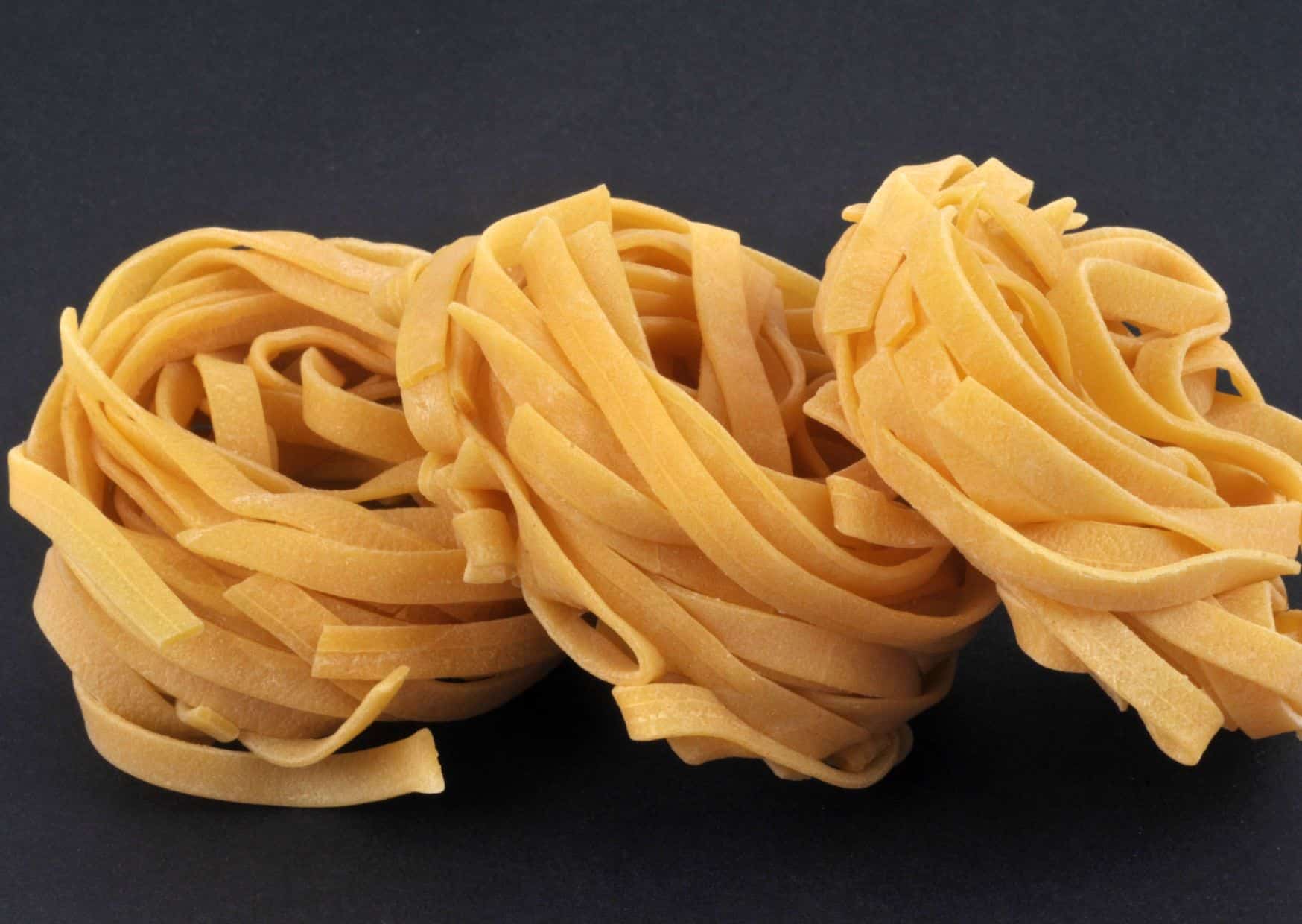 Most Popular Italian Foods: How to Make Tagliatelle al Prosciutto e Piselli (Ham and Peas) Recipe Guide, Most Delicious Italian Food: How to Make Tagliatelle al Pesto (Recipe Guide)