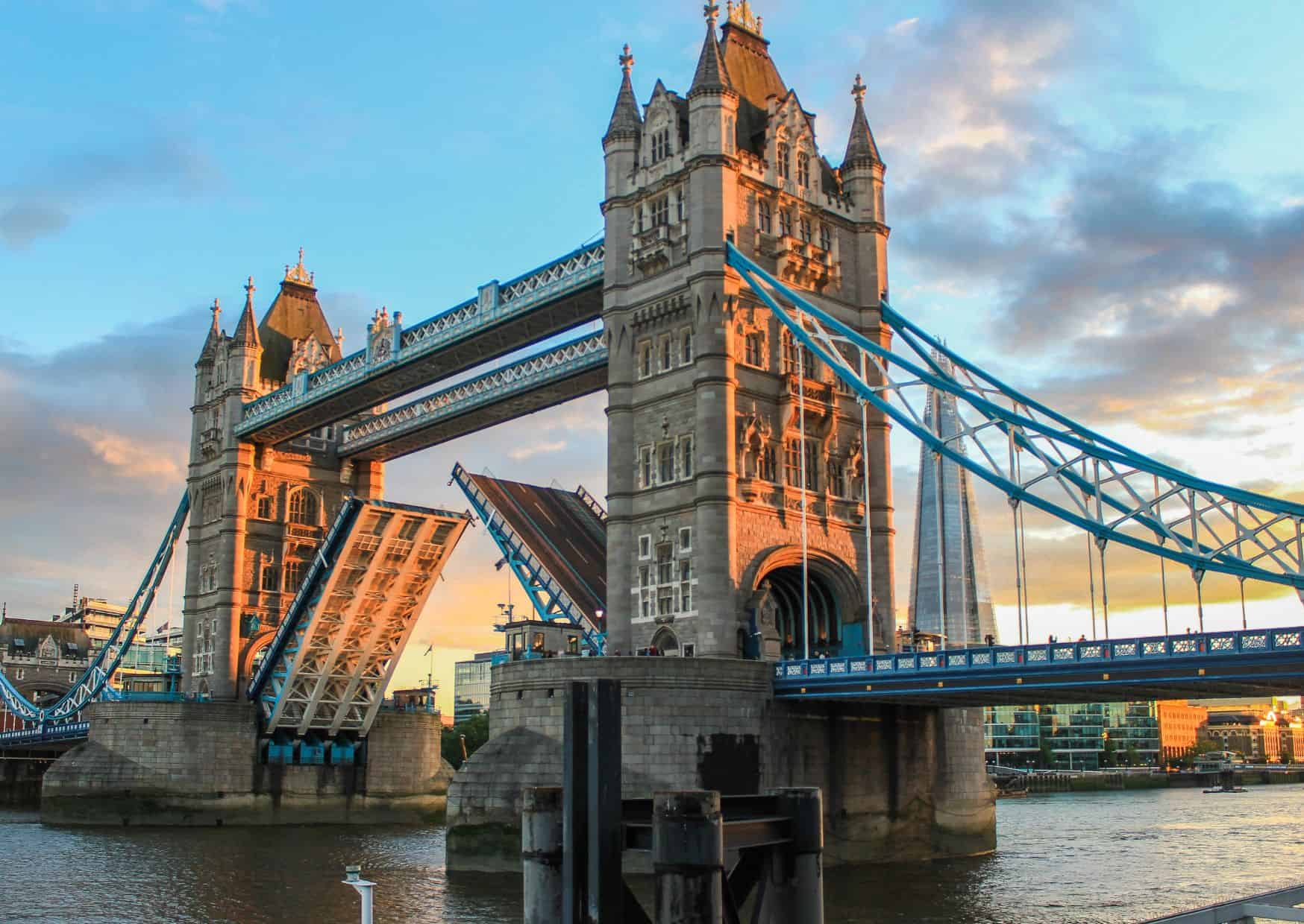 The October Flight Hack European Travel Agents Hide From Americans 2 Tower of London United Kingdom