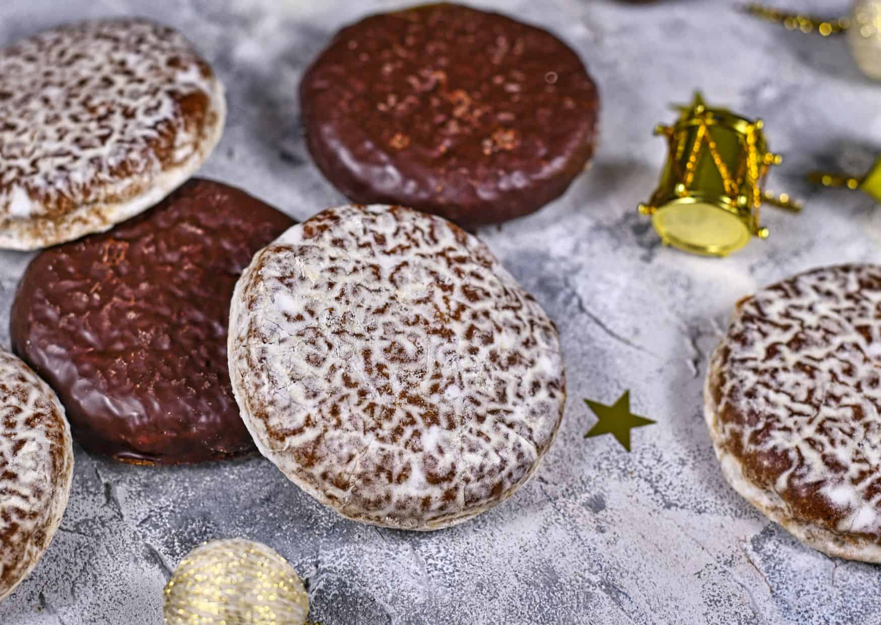 16 Best Food To Try In Christmas Markets 5 Gingerbread (Lebkuchen),