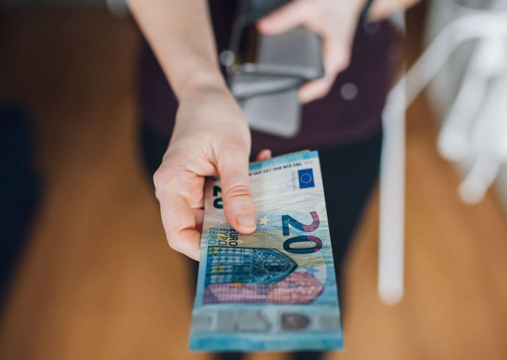 15 Shockingly Normal European Customs That Tourists Still Cant Believe 13