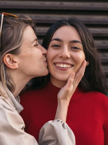 Why Europeans Think These 11 American Habits Are Actually Rude, Normal European Customs That Tourists Still Can’t Believe