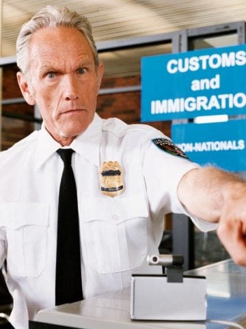 15 Travel Mistakes Not to Do Before Your International Trip, 12 The Worst Airlines for Customer Service (And What to Fly Instead), 7 Airport Nightmares That Ruin Overseas Trips (5)