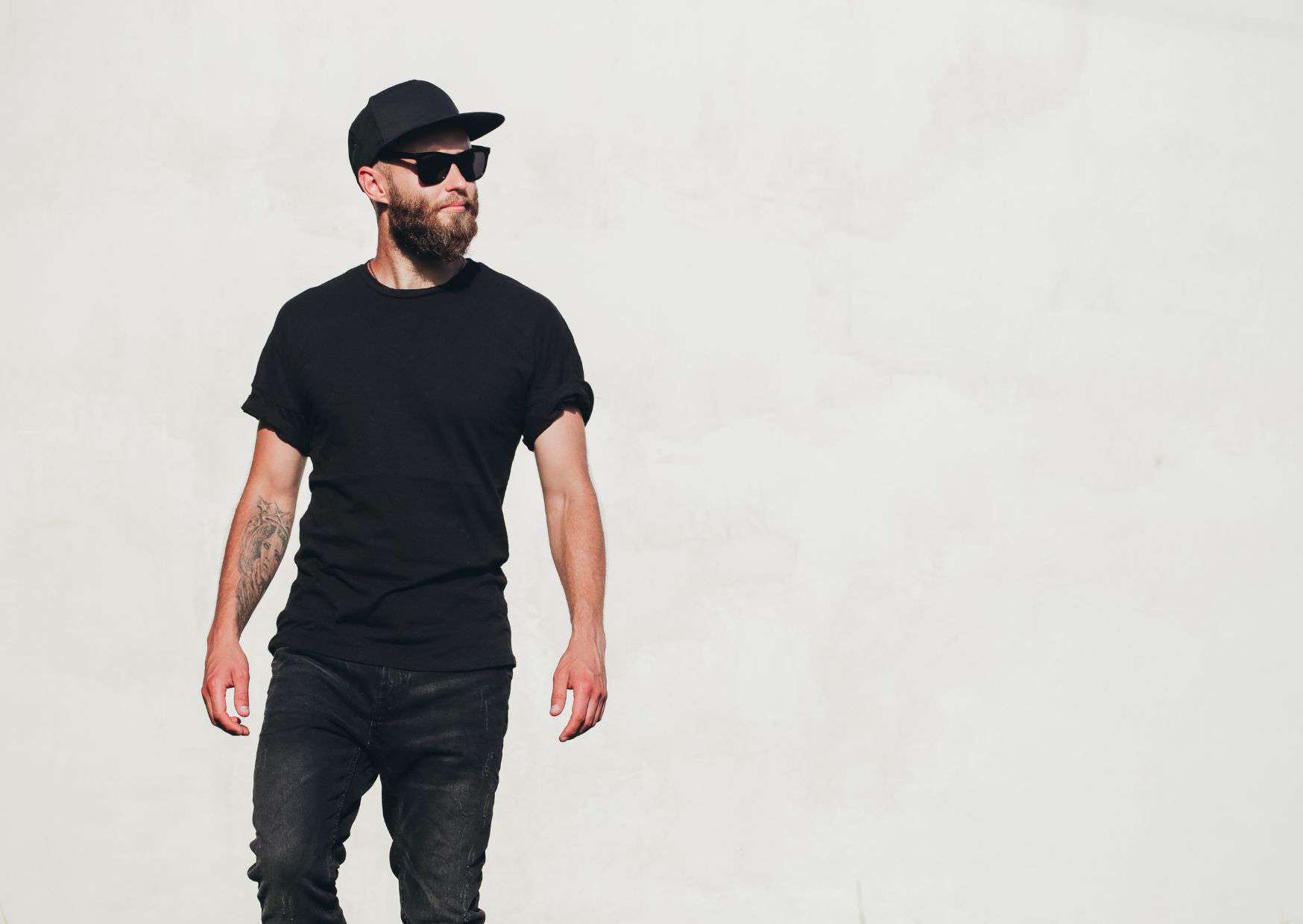 Stop Doing This Abroad: 7 Habits That Instantly Expose You as an American Tourist 4 Stop Doing This! 7 Habits That Scream “I’m an American Abroad”