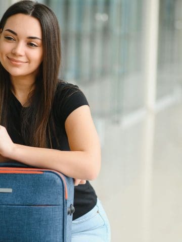 Stop Doing This! 7 Habits That Scream “I’m an American Abroad”