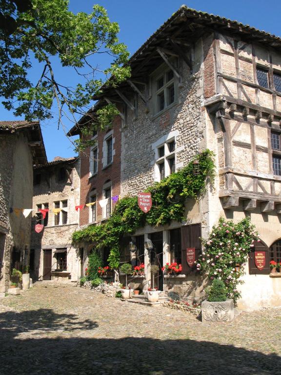 Pérouges