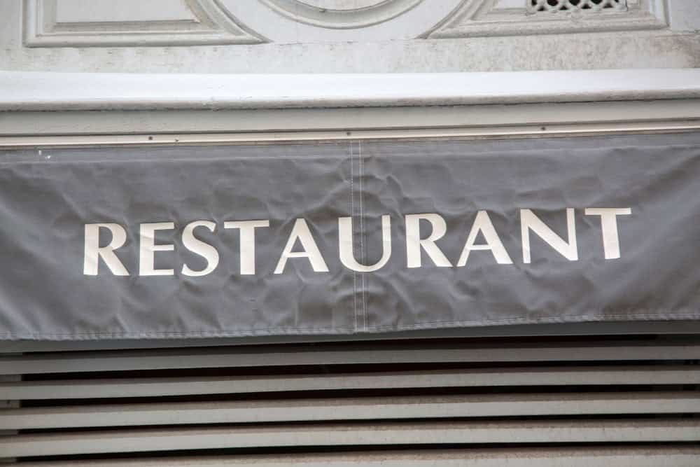 Red Flags Europeans Spot in Authentic Restaurants 3