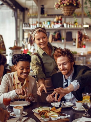 7 Dining Surprises Americans Face Worldwide (2)