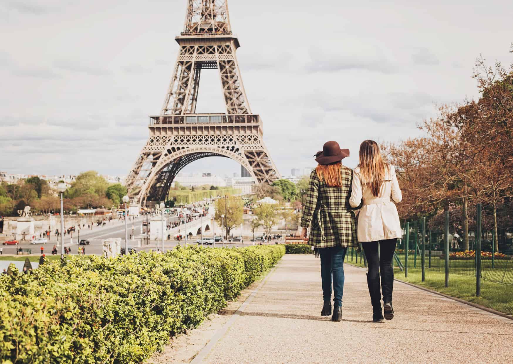 8 Etiquette Rules in Paris Americans Call Uptight But Locals Live By 8