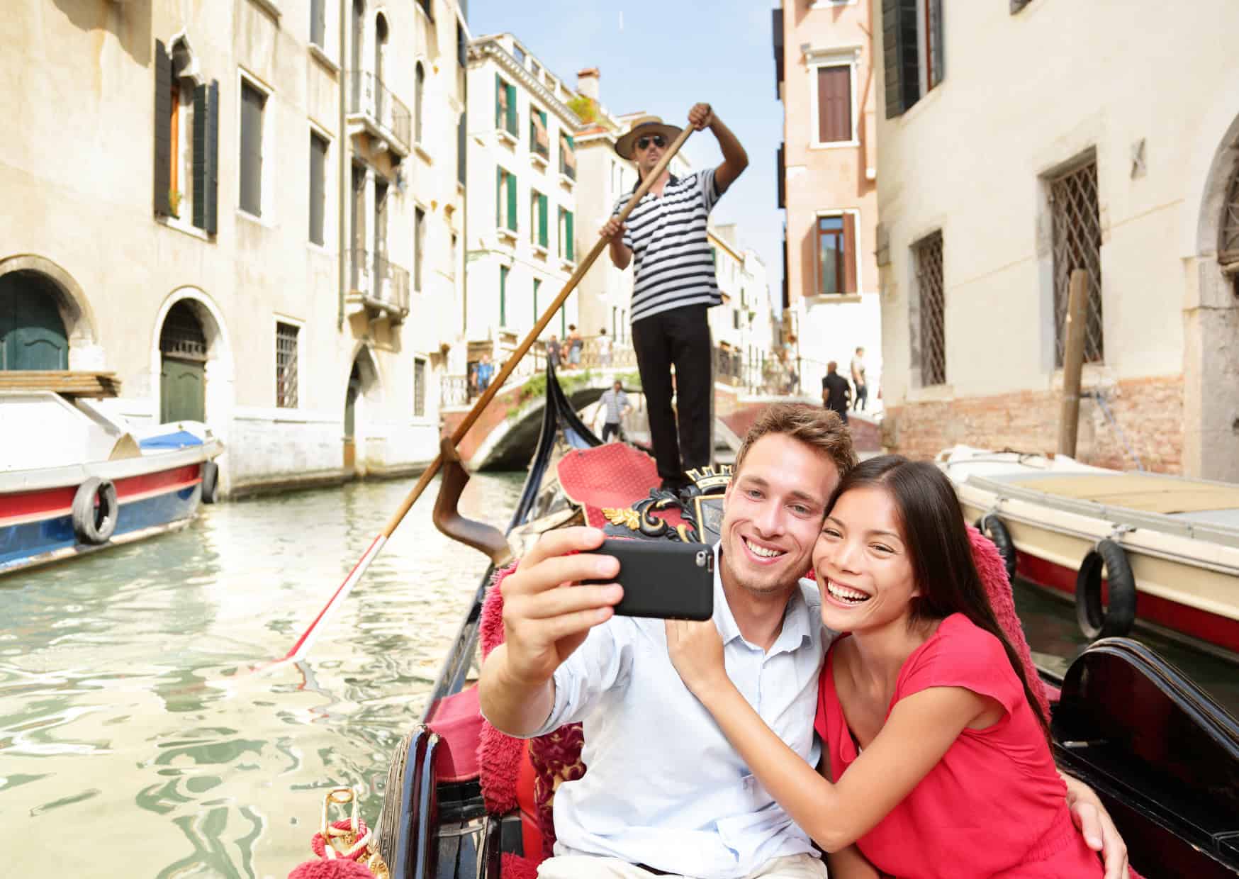 Don’t Fall For These 9 European Customs – They’re Total Tourist Traps 1 9 Euro Customs That Are Total Tourist Traps