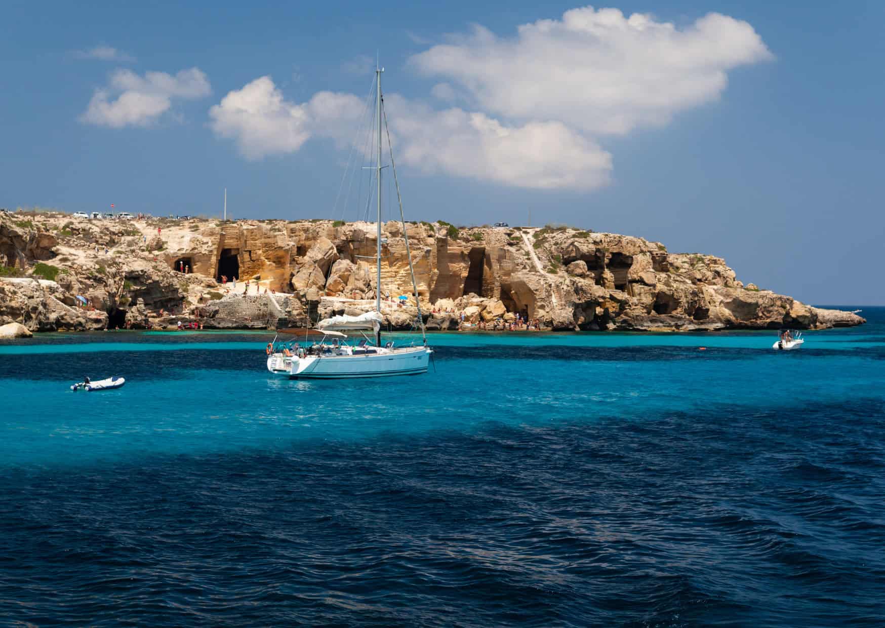 7 Best Countries for Finding Love as a Solo Traveler