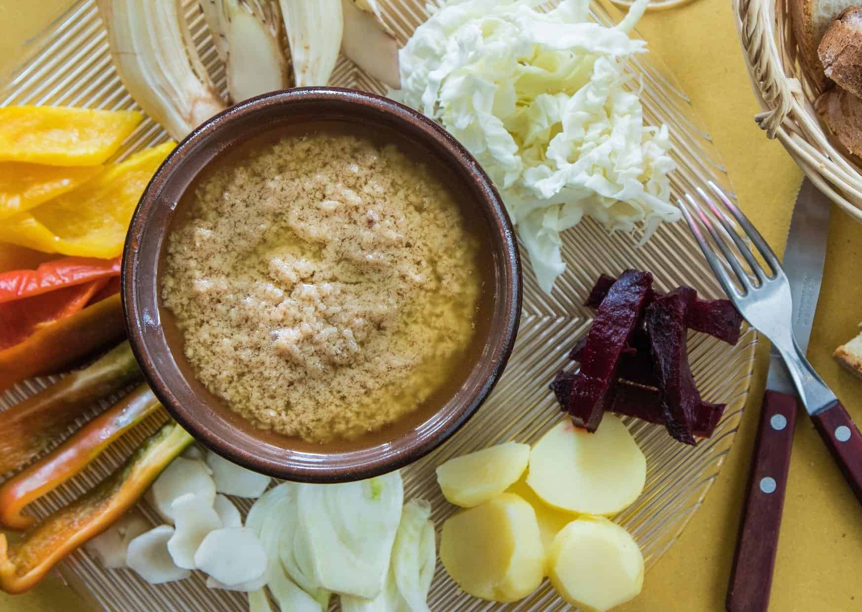 How to Make Italian Bagna Cauda (Recipe Guide)