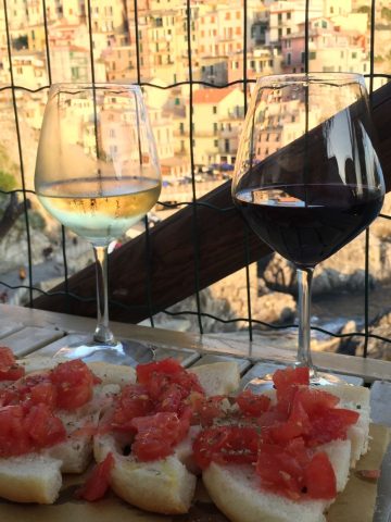 10 Unspoken Rules of Dining in Italy: What Not to Do at the Table