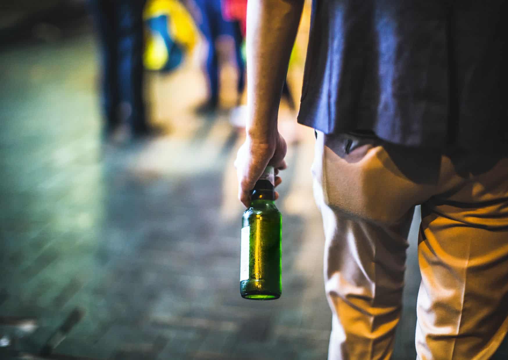 8 Unwritten Rules of Drinking in Europe vs. the USA