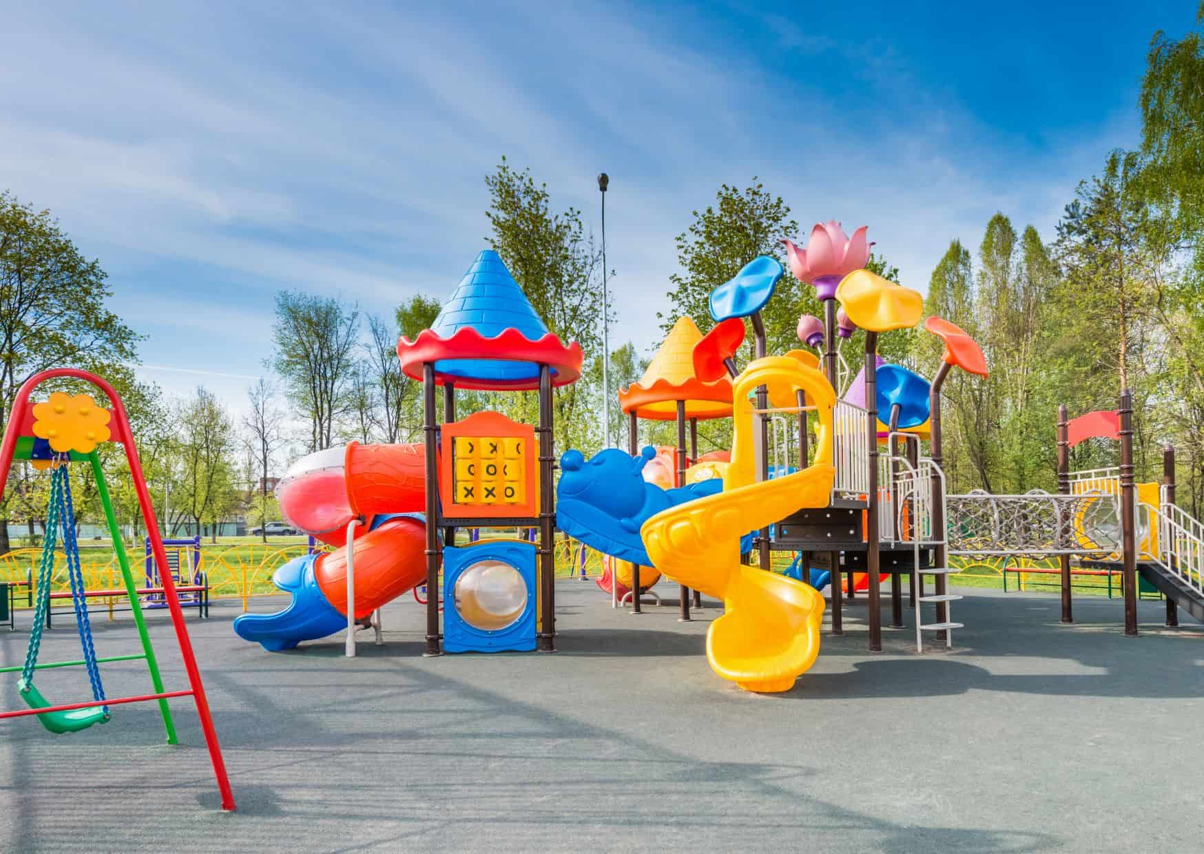 13 ‘Dangerous’ Things European Parents Let Their Kids Do That Leave Americans Horrified 2 Playground