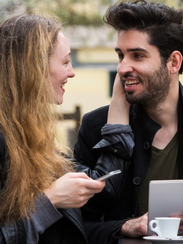 The Coffee Date Rules Nobody Tells American Women in Europe