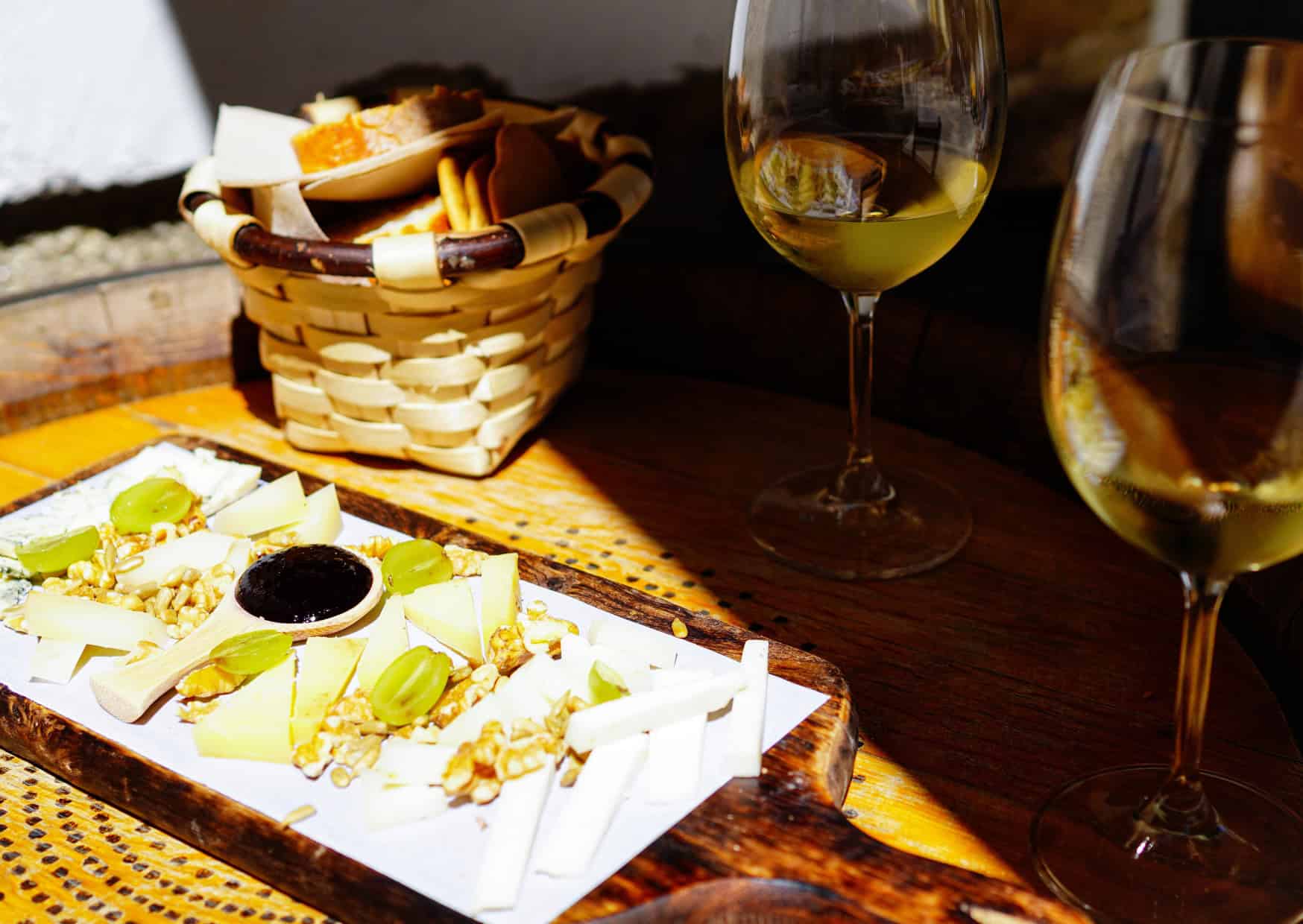 The Unwritten Spanish Bar Rules Americans Break Every Time 6 Unspoken Rules of Spanish Bars That Americans Always Break 5 1