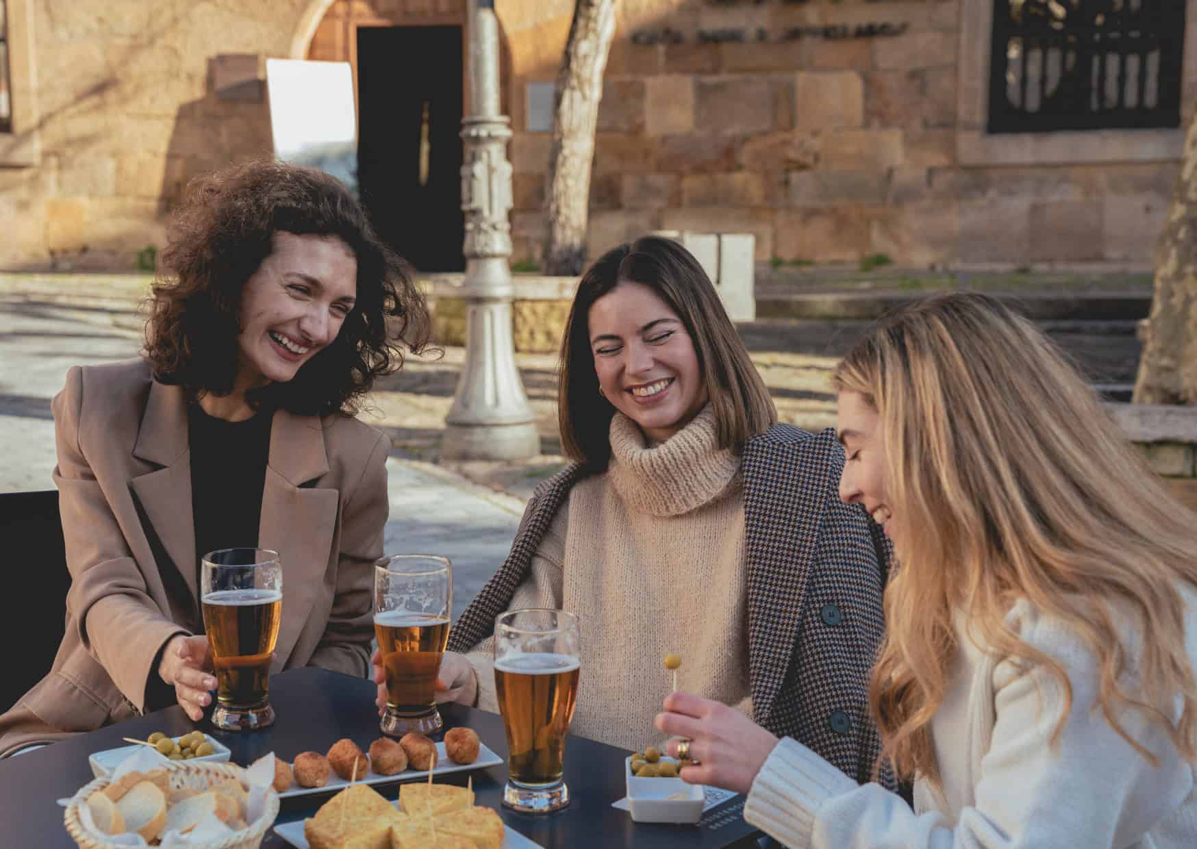 Unspoken Rules of Spanish Bars That Americans Always Break 7