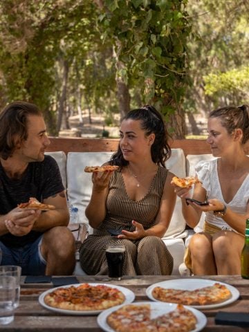 Avoid These 10 Common American Tourist Behaviors in the Mediterranean