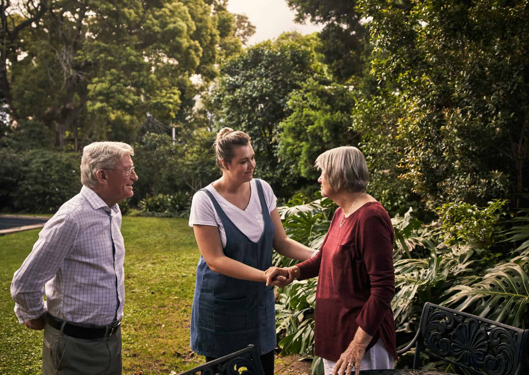 9 Unspoken Conversation Rules Europeans Swear By (But Tourists Don’t Know) 3 9 Unspoken Conversation Rules Europeans Follow 3