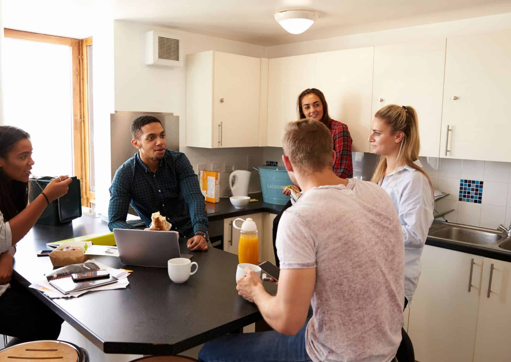 Why Vrbo Is Becoming More Popular Than Airbnb? Alternatives Better Than Airbnb to Book Your Travels