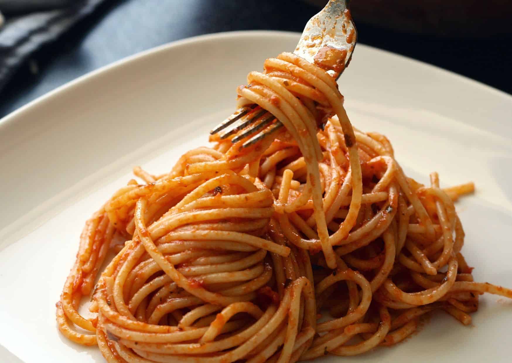 How To Make Spaghetti a la Chitarra (Recipe Guide)