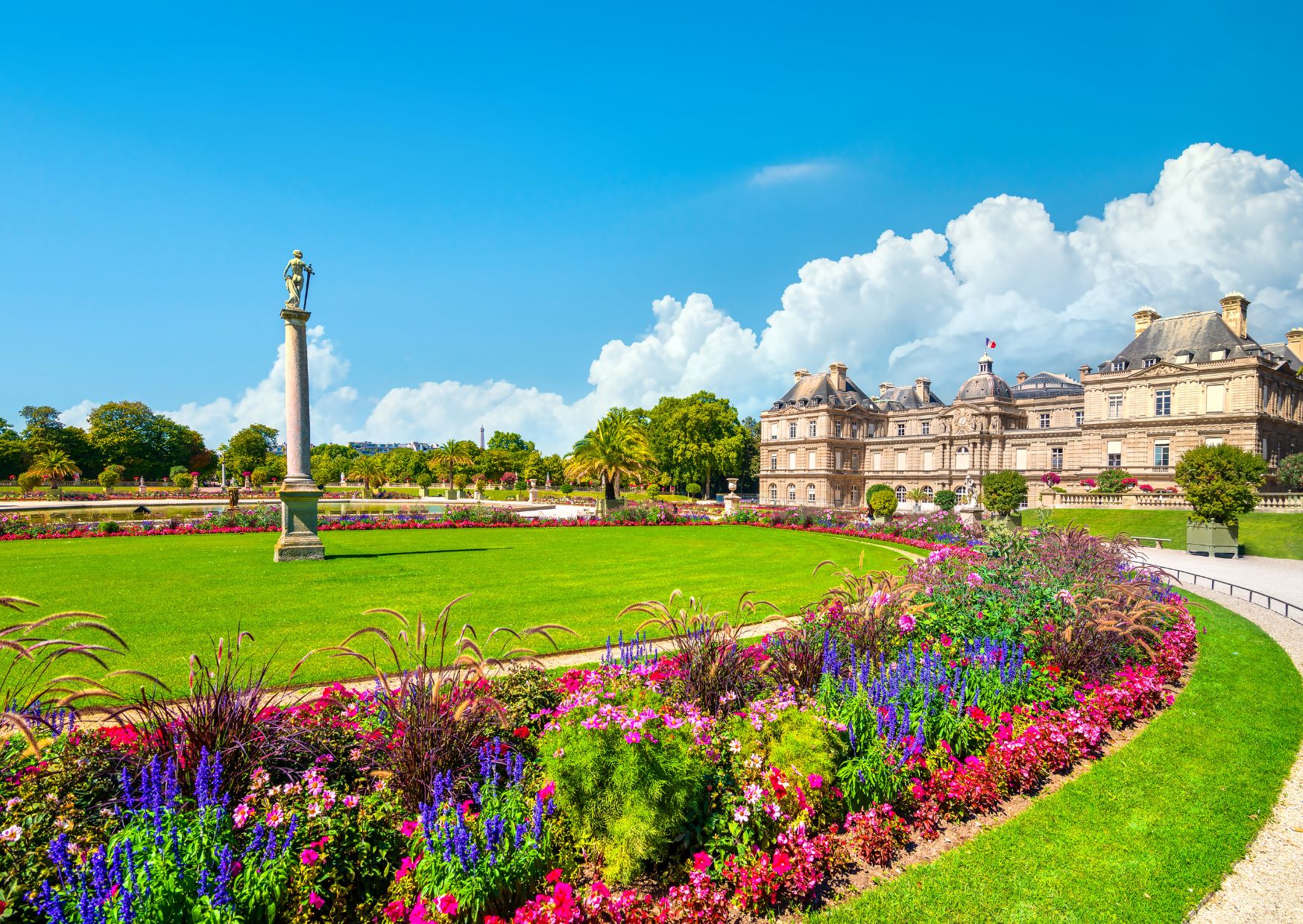  Luxembourg Gardens