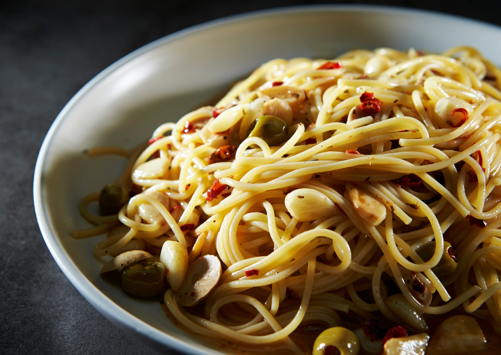 Italian Nonnas’ 15-Minute Dinner Saver 1 Spaghetti Aglio e Olio 2