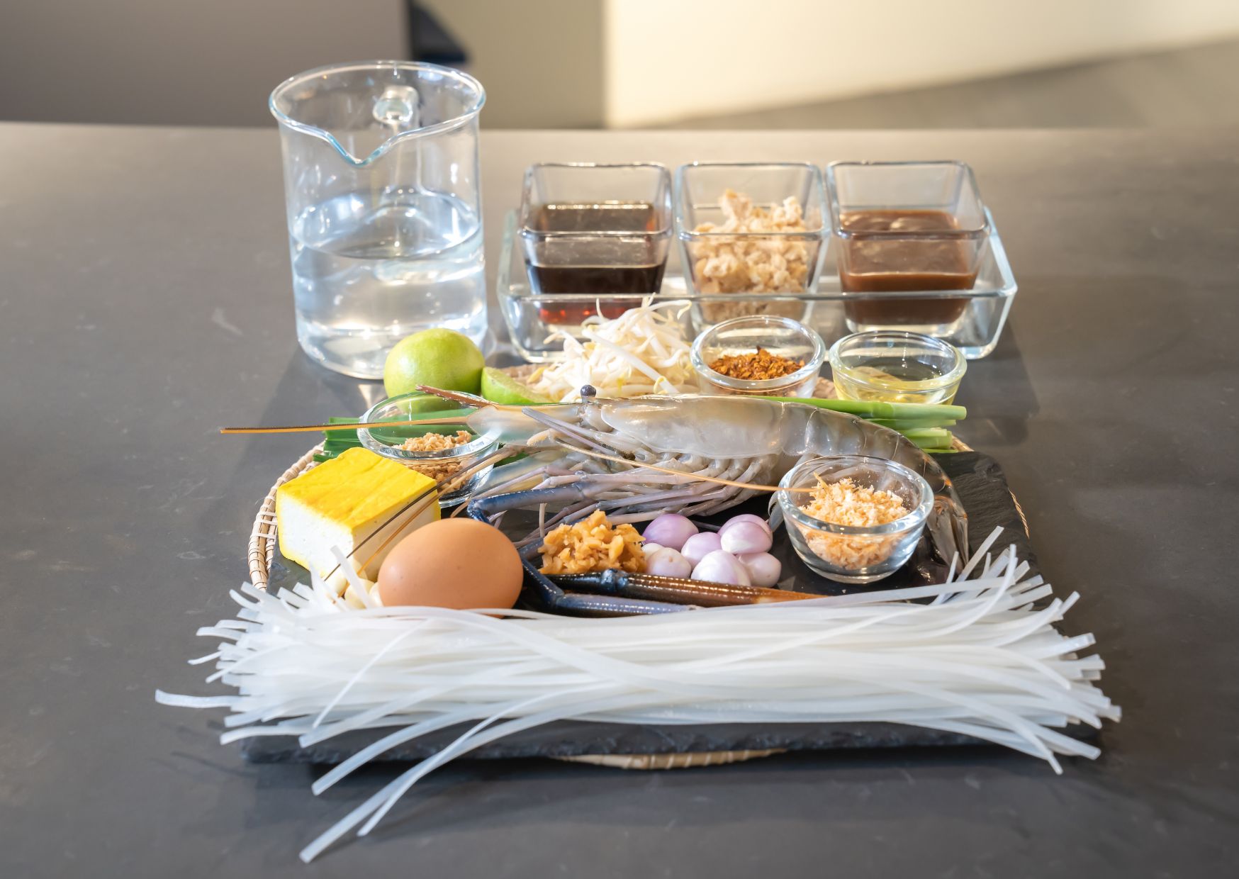 Most Popular Thai Foods: How to Make Thai Stir-Fried Noodles (Recipe Guide)