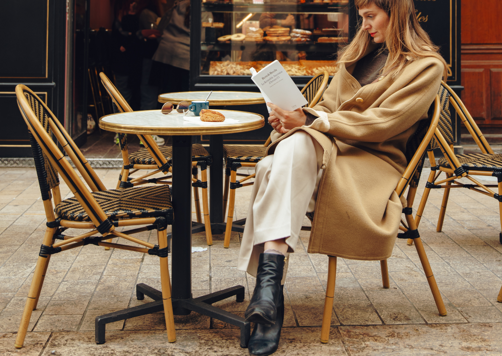 What European Women Wear That Turns Heads (And Leaves Americans Wondering Why) 2 What European Women Wear That Turns Heads But Confuses Americans 7