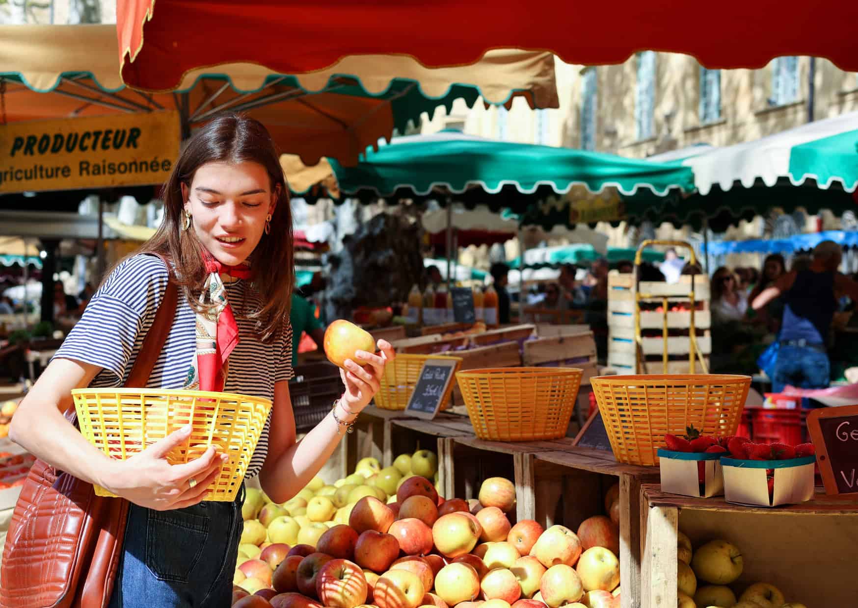 The European Habit That Confuses (and Impresses) American Women 2 Why European Women Have This Daily Habit American Women Would Never Consider 2