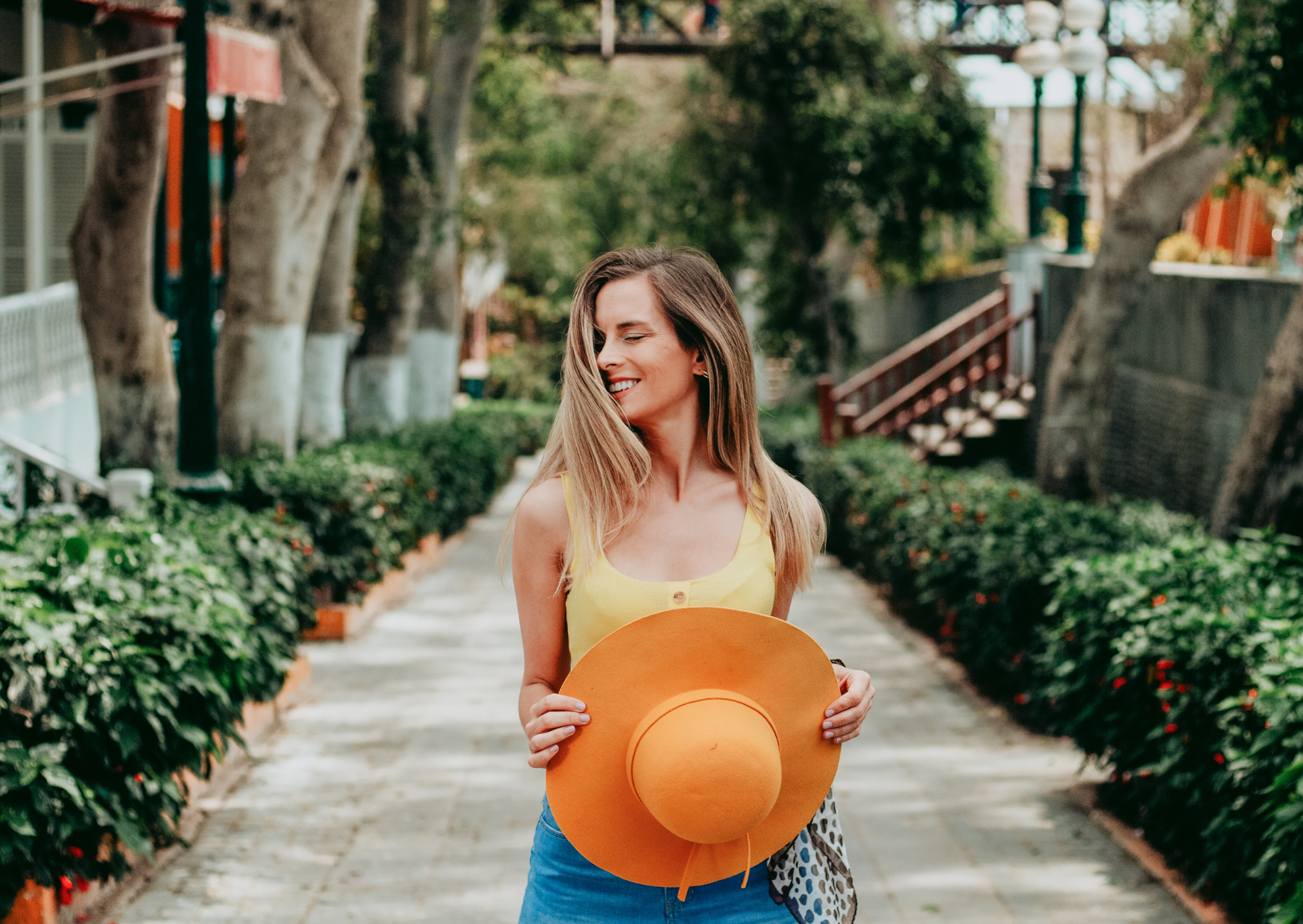 Why Europeans Completely Change Their Wardrobes Every Season 4