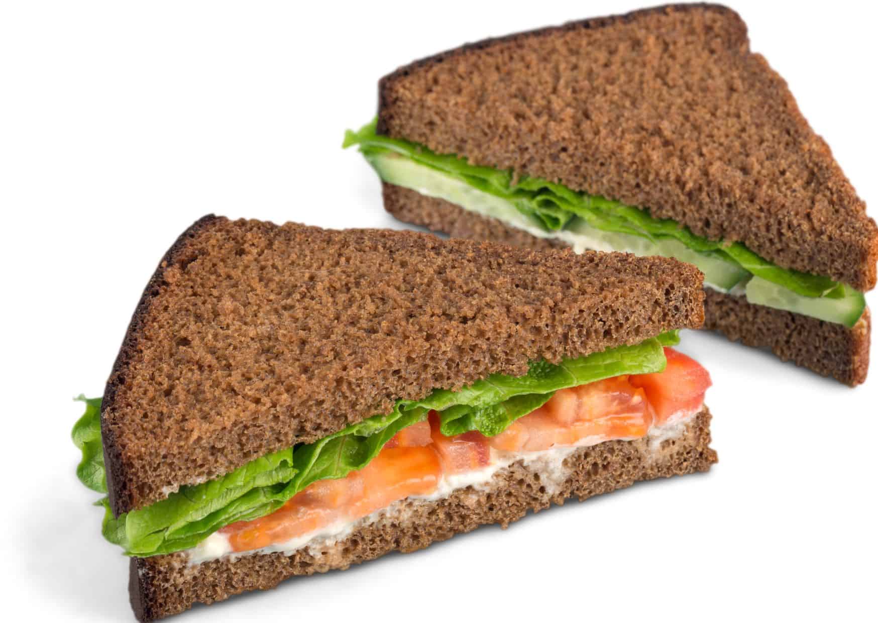 Why Seasoned Travelers Use These 13 Airport Tricks 4 euros 3