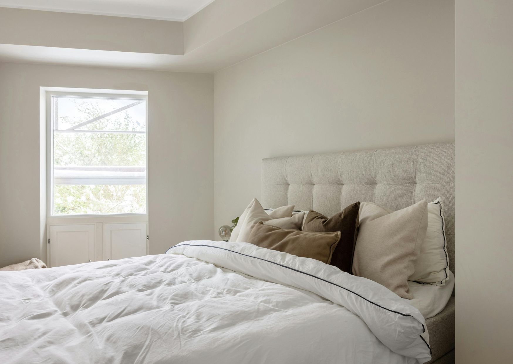 The European Bedroom Habit That Surprises Most Americans 2 European Bedroom 1