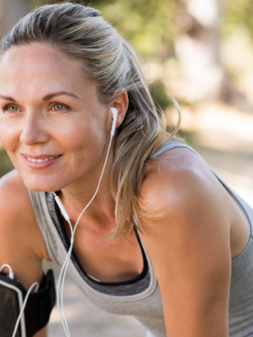 How French People Age Differently (And Why American Anti-Aging Methods Make It Worse)