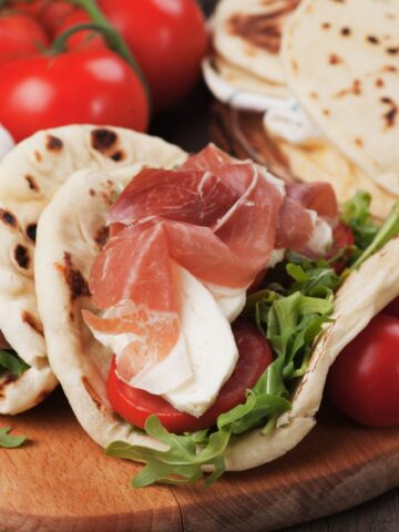How To Make Piadina Romagnola (Homemade Italian Flatbread Sandwich) - Recipe Guide