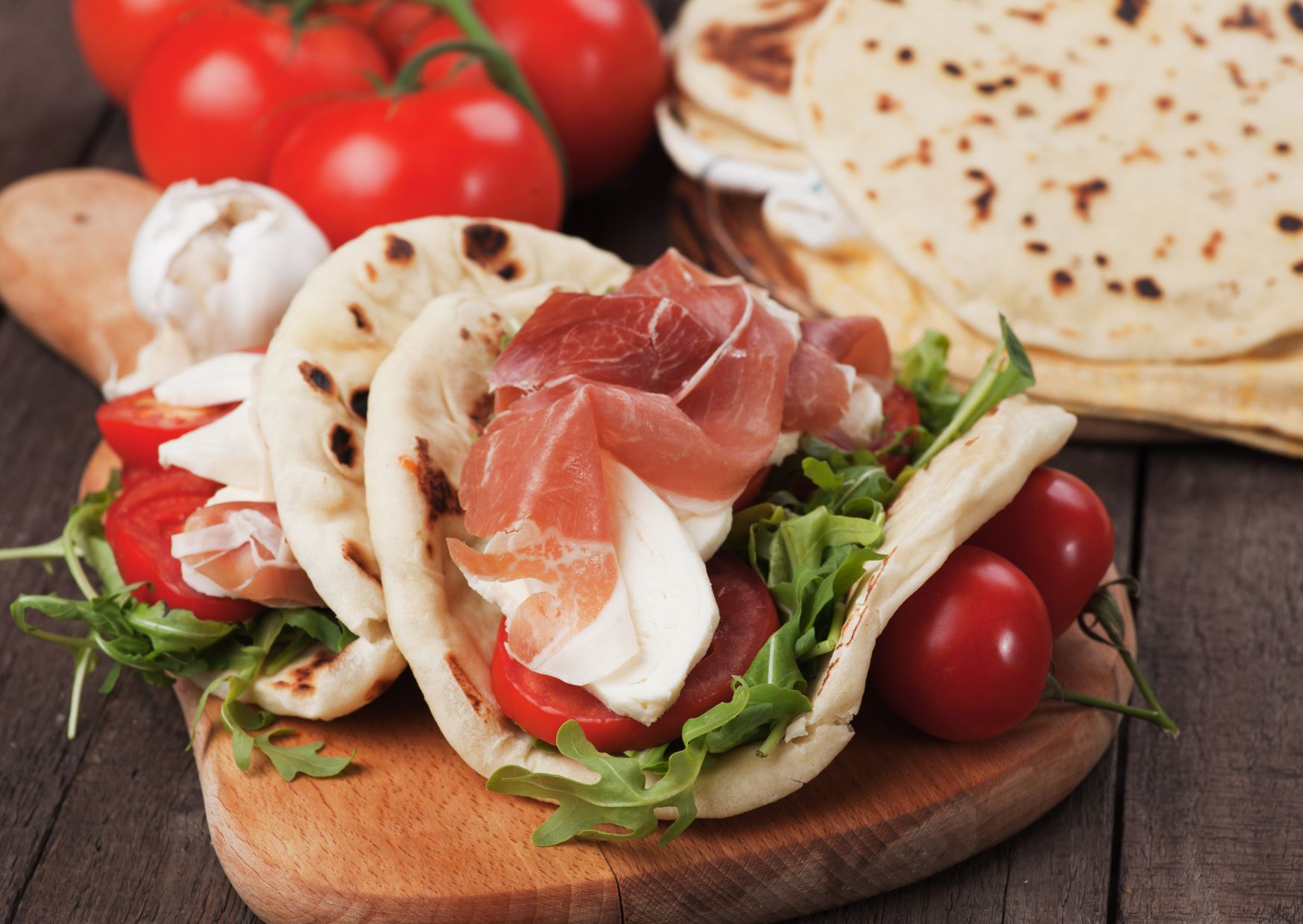 How To Make Piadina Romagnola (Homemade Italian Flatbread Sandwich) - Recipe Guide