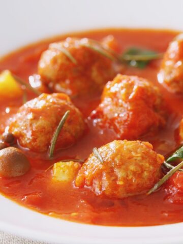 How To Make Polpette al Sugo (Meatballs in Tomato Sauce) - Recipe Guide