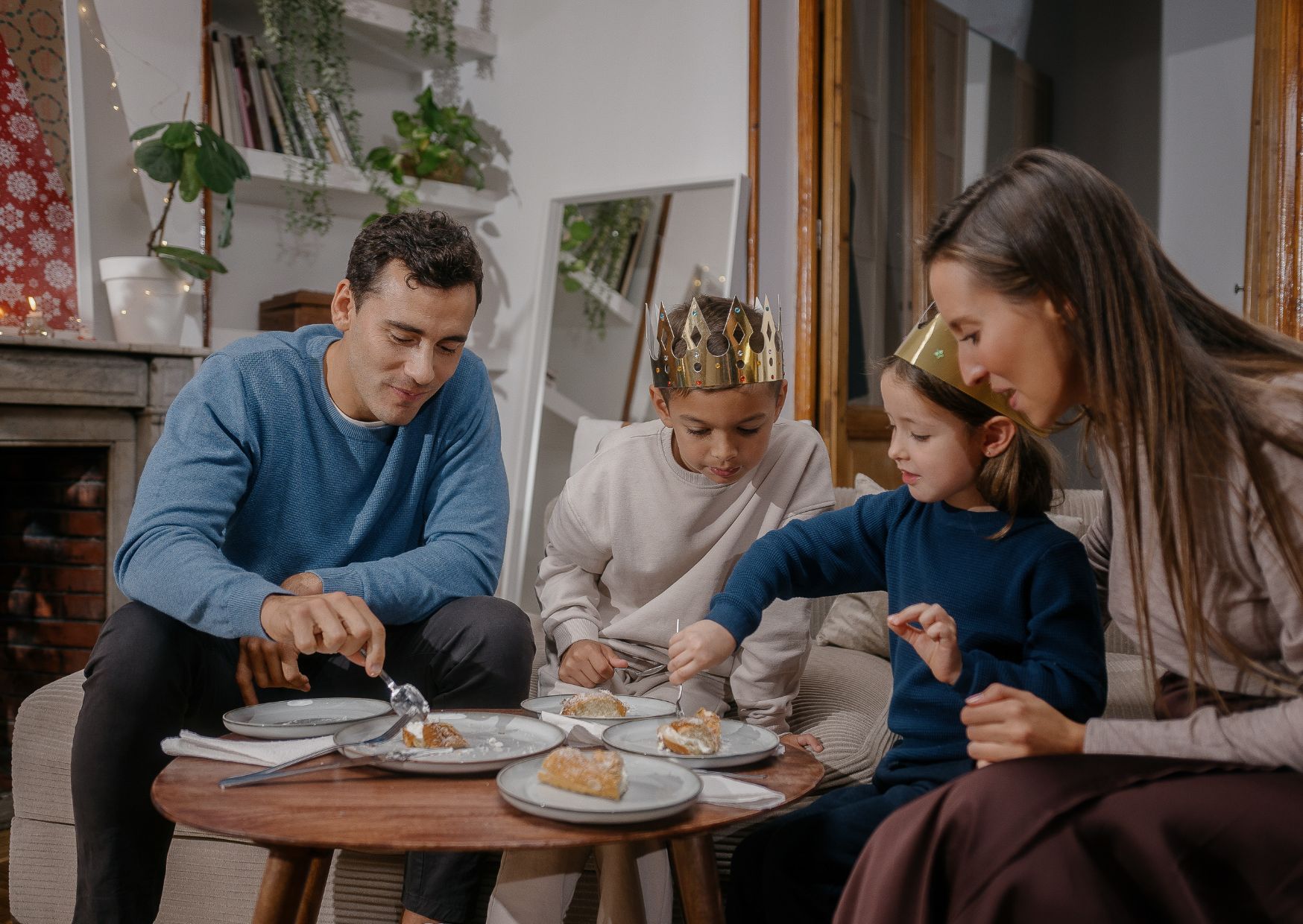 Why Spanish Families Eat Dinner at 10 PM And What It Says About Their Culture