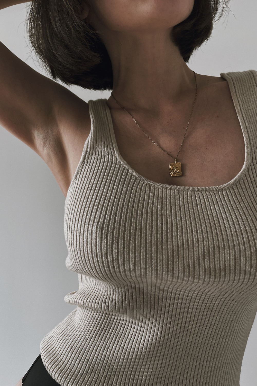 Spanish revealing body part