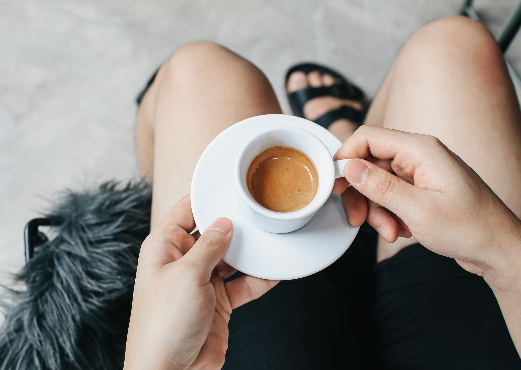 Why Mediterranean People Never Do This First Thing After Waking (That Americans Always Do) 2 Why Mediterranean People Never Do This First Thing After Waking 2