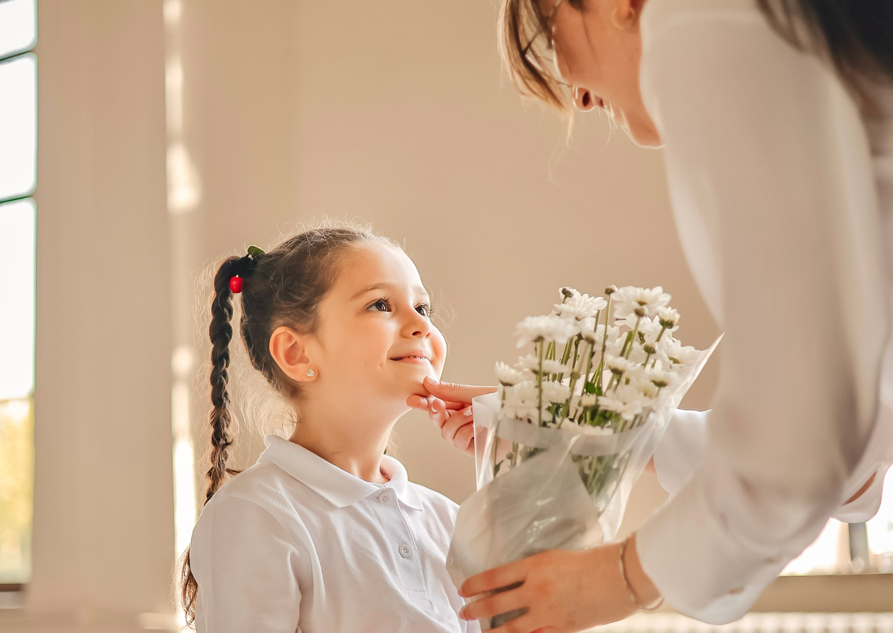 The Compliment Americans Think Is Polite (But Spaniards Absolutely Hate) 1 American Compliment That Makes Spanish People Feel 4