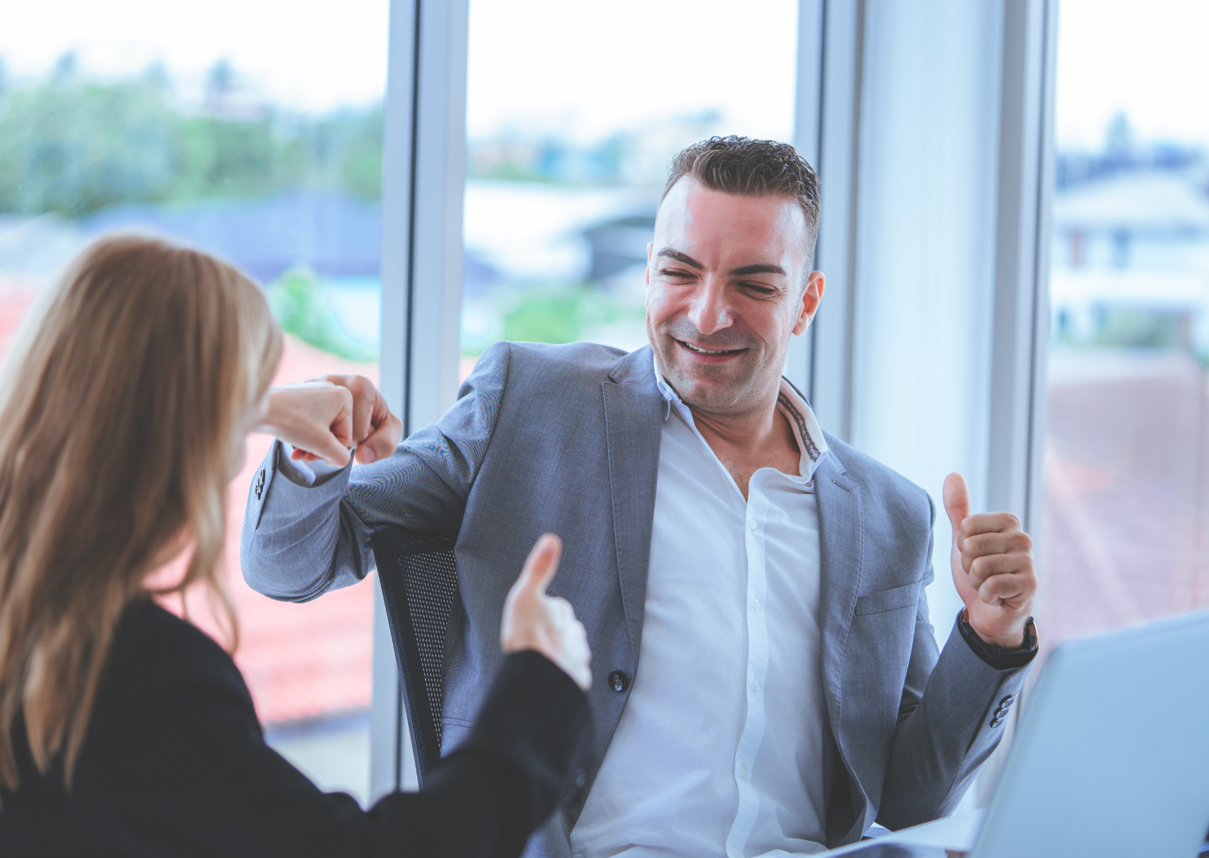 The Compliment Americans Think Is Polite (But Spaniards Absolutely Hate) 2 American Compliment That Makes Spanish People Feel 6
