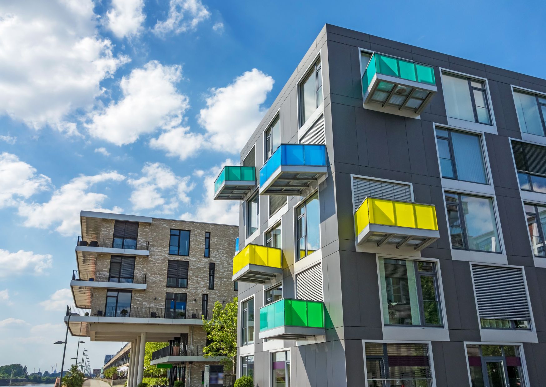 Airbnb vs. Vrbo: The 2026 Verdict (And the Alternatives People Prefer) 2 Airbnb vs. Vrbo in 2025: Which Is Better—And Are Either Still Worth It? What Travelers Are Choosing Now (And 5 Surprising Alternatives)