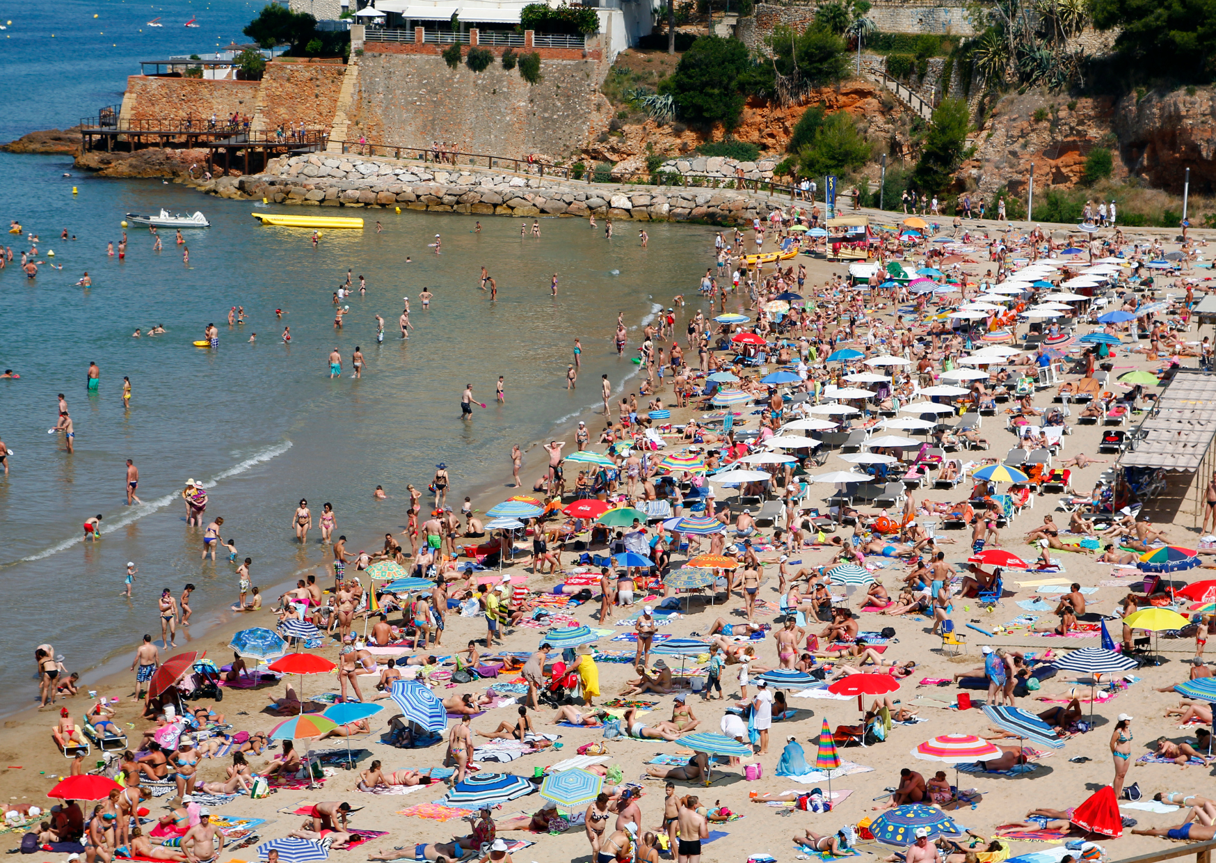 European Beach Photo Culture Would Shock American Privacy