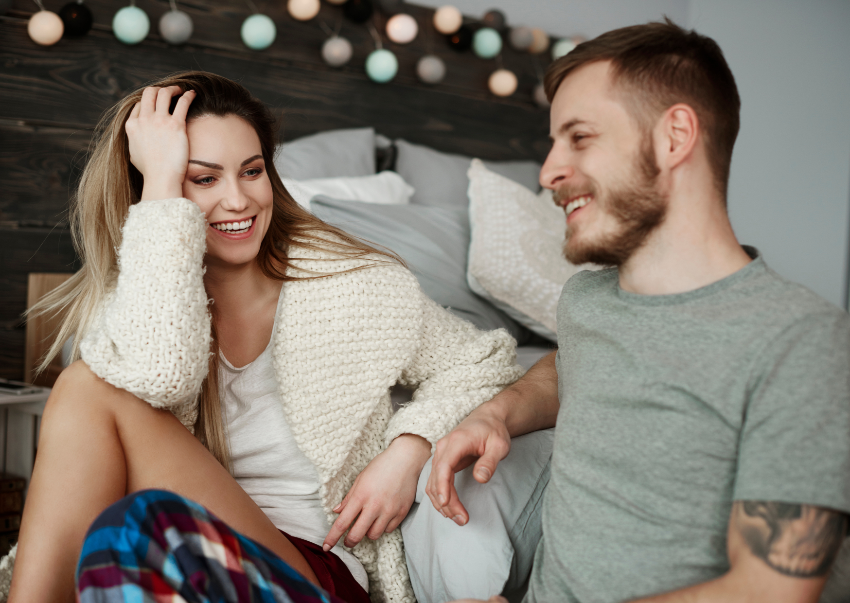 The Friendship Habit in France That Americans Think Is Romantic 1 French Friends Do This 7