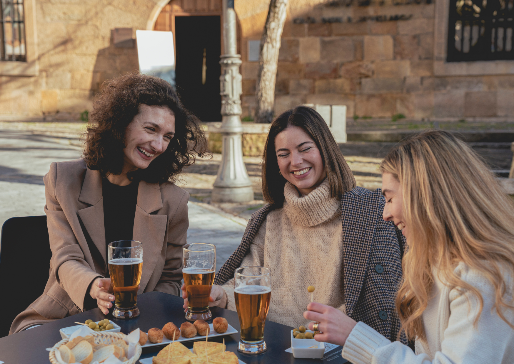 Polite American Gesture That Spanish People Consider Deeply Insulting 3